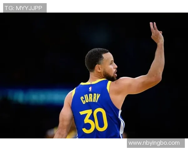 掘金球队黑色运动装亮相旧金山登机 携手打造免费活动新体验