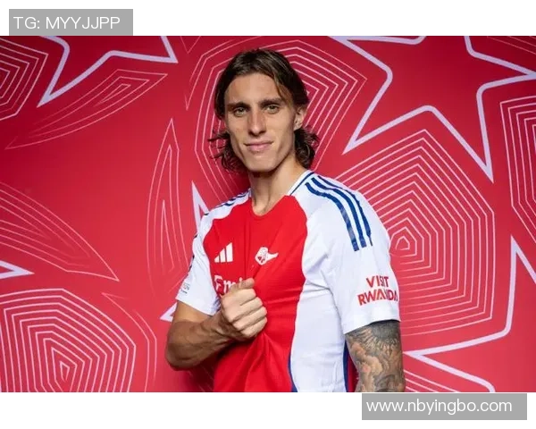 卡拉菲奥里侧身凌空斩差点绝杀 可惜高出横梁错失良机